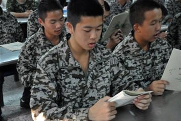 针对问题少年的教育学校