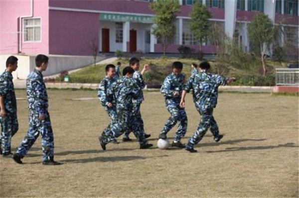 针对问题少年得学校