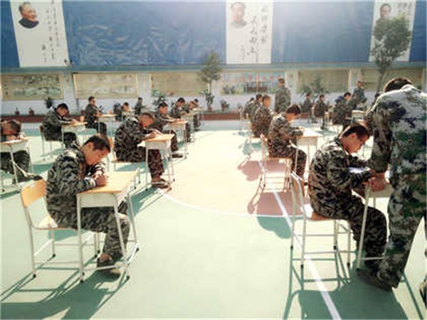 问题青少年教育学院